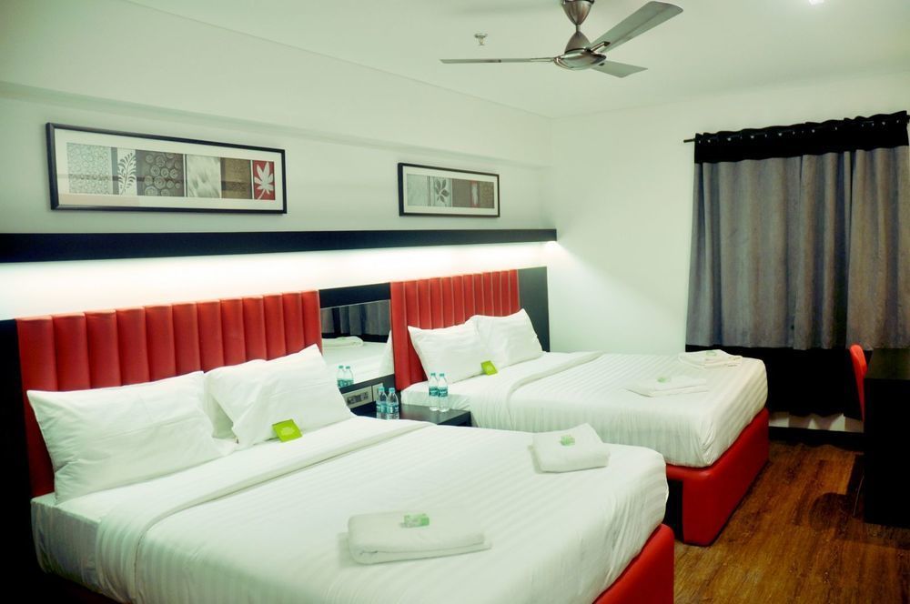 Oak Ray City Hotel Канди Екстериор снимка