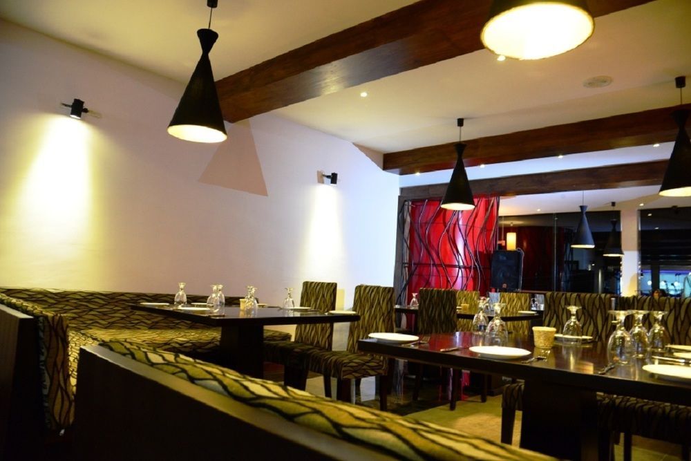 Oak Ray City Hotel Канди Екстериор снимка