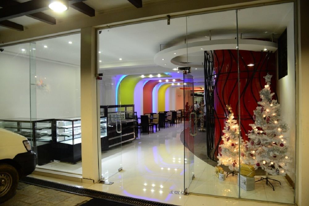 Oak Ray City Hotel Канди Екстериор снимка