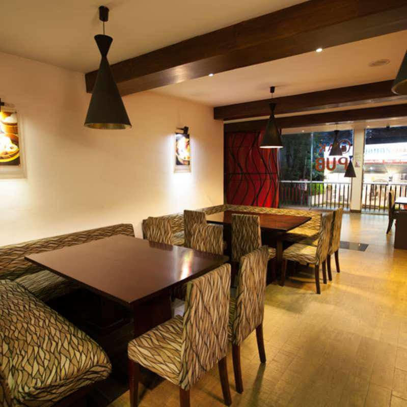 Oak Ray City Hotel Канди Екстериор снимка