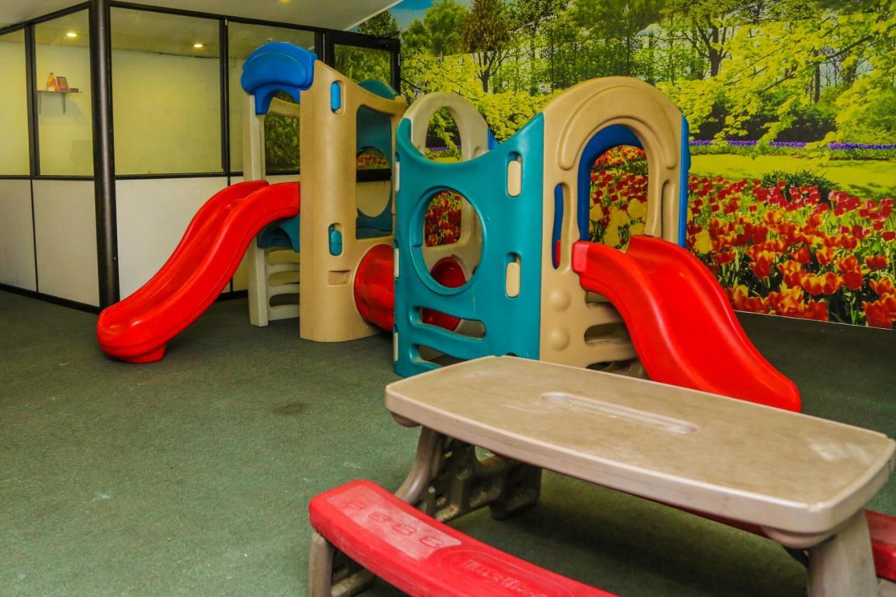 Oak Ray City Hotel Канди Екстериор снимка