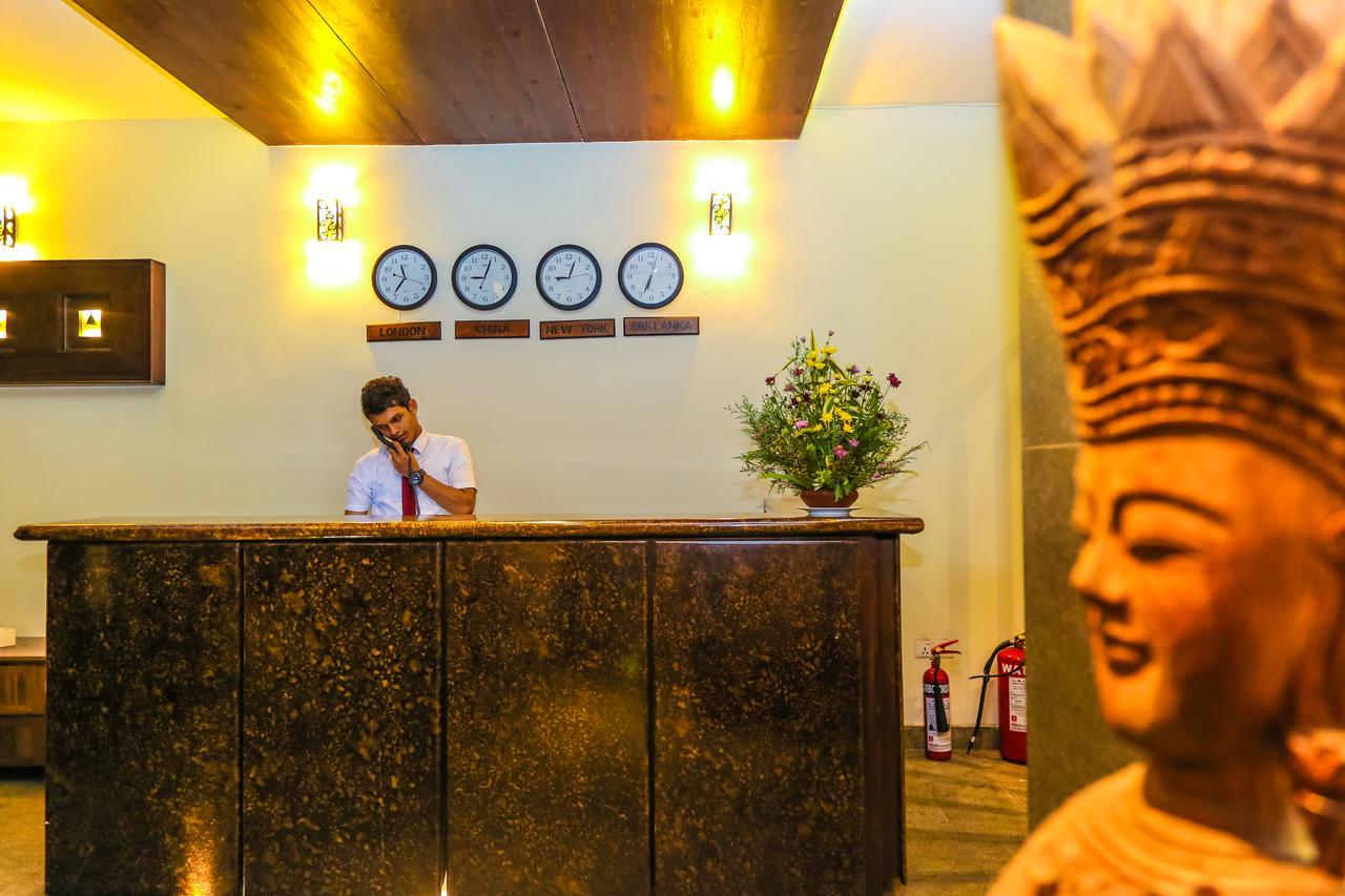 Oak Ray City Hotel Канди Екстериор снимка