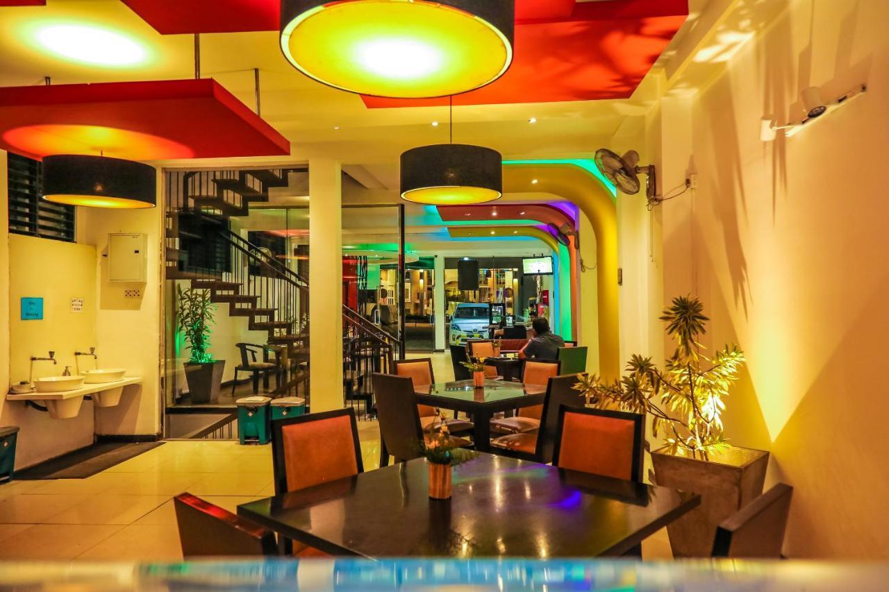 Oak Ray City Hotel Канди Екстериор снимка