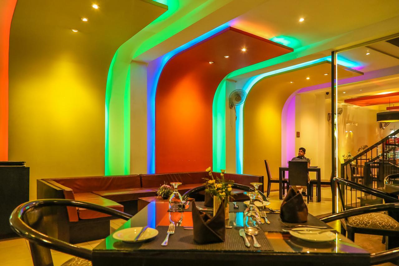 Oak Ray City Hotel Канди Екстериор снимка