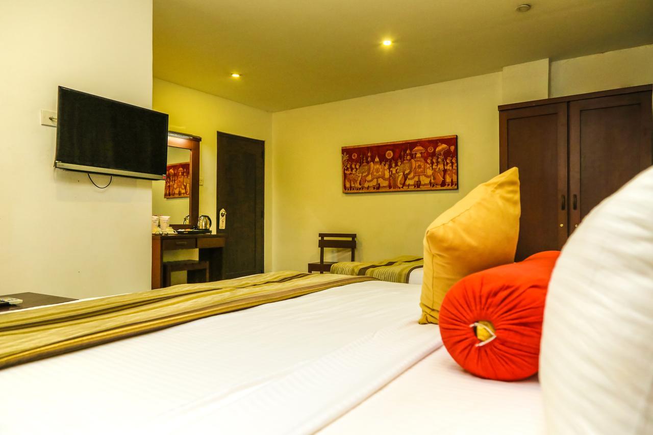 Oak Ray City Hotel Канди Екстериор снимка