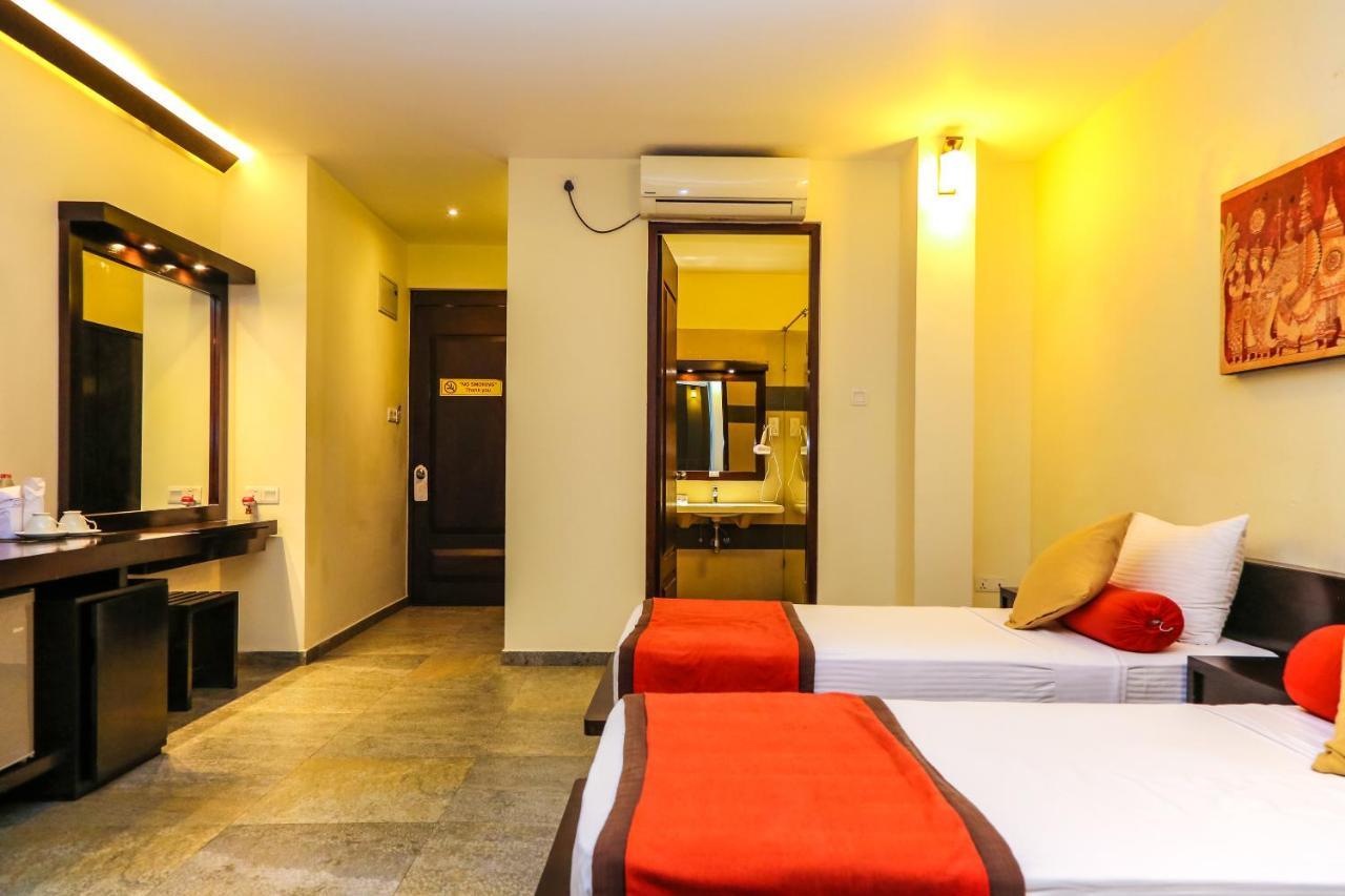 Oak Ray City Hotel Канди Екстериор снимка