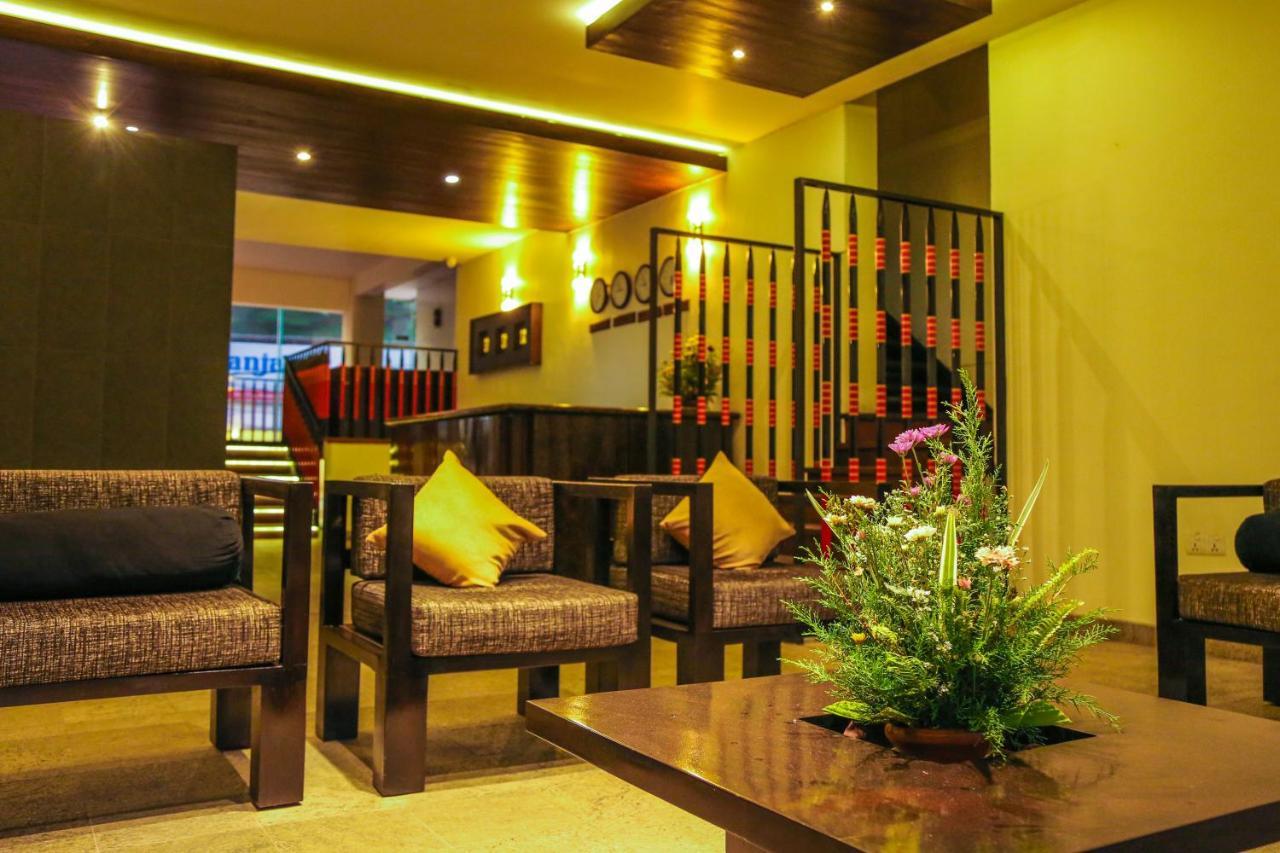 Oak Ray City Hotel Канди Екстериор снимка