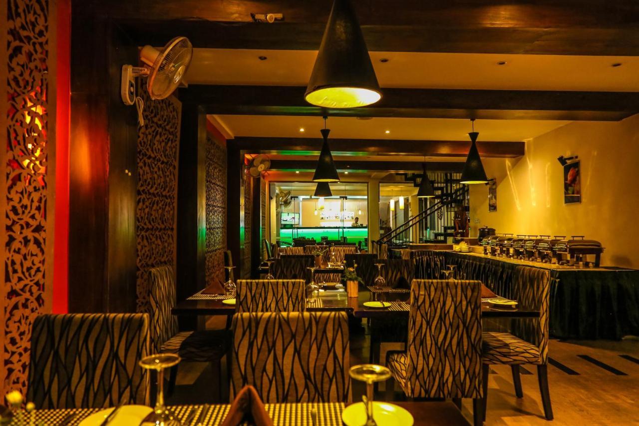 Oak Ray City Hotel Канди Екстериор снимка