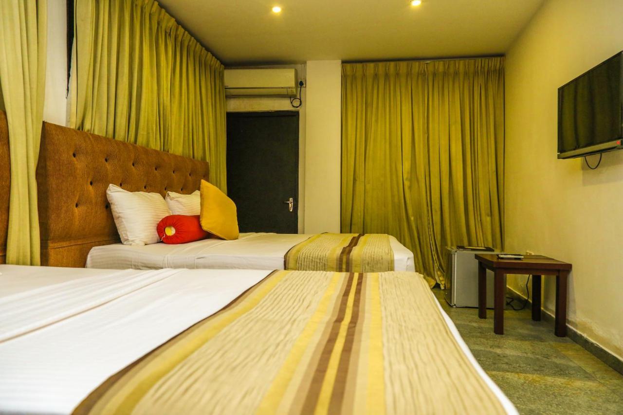 Oak Ray City Hotel Канди Екстериор снимка